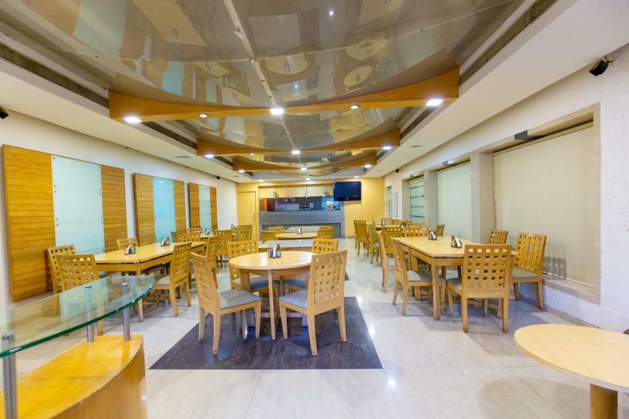 Sukh Hotel Mumbai Exterior foto