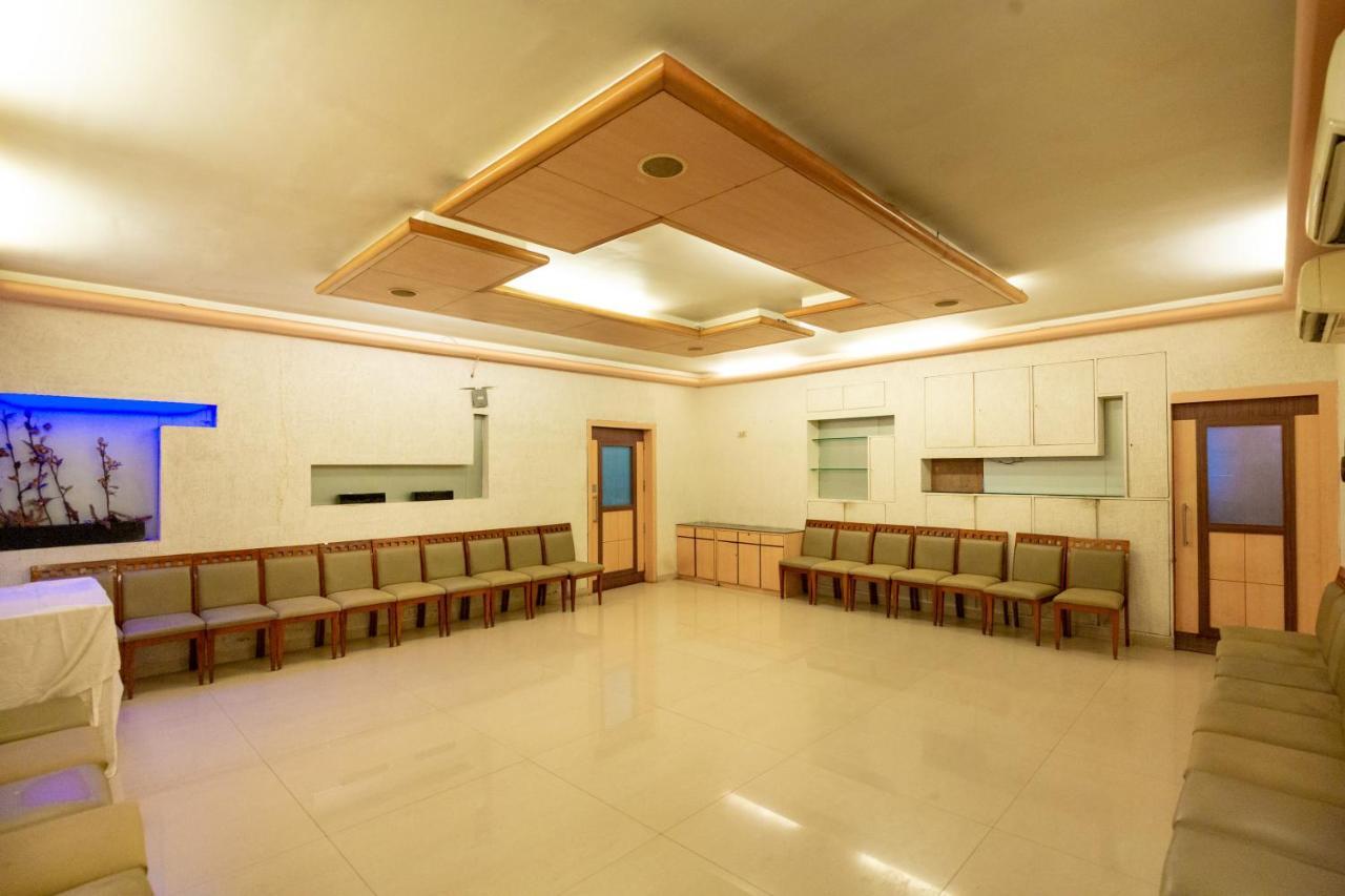 Sukh Hotel Mumbai Exterior foto