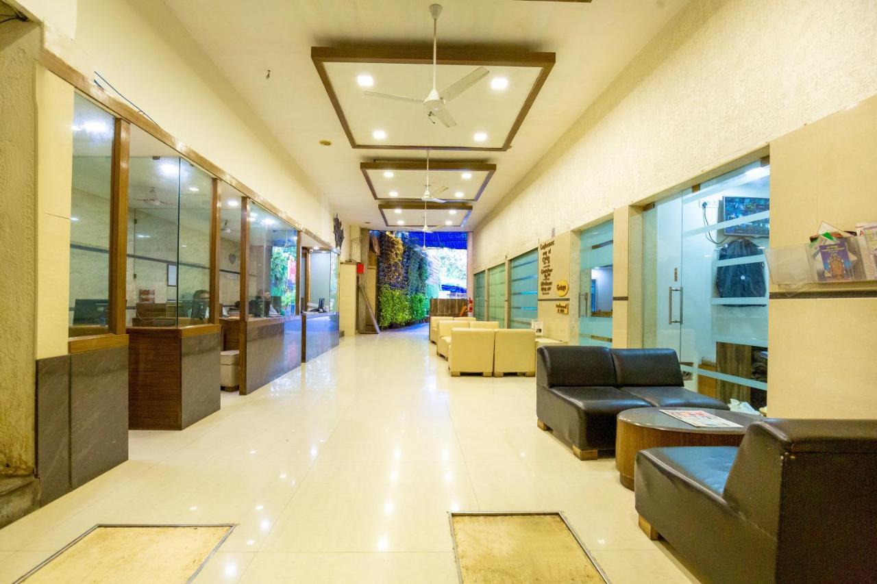 Sukh Hotel Mumbai Exterior foto